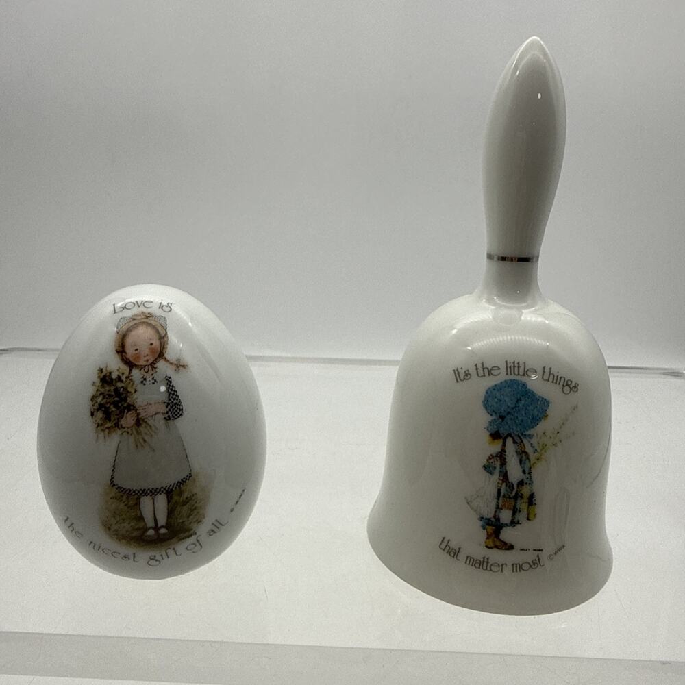 Porcelain Holly Hobbie "LOVE IS THE NICEST GIFT OF ALL" Egg & Little Things Bell